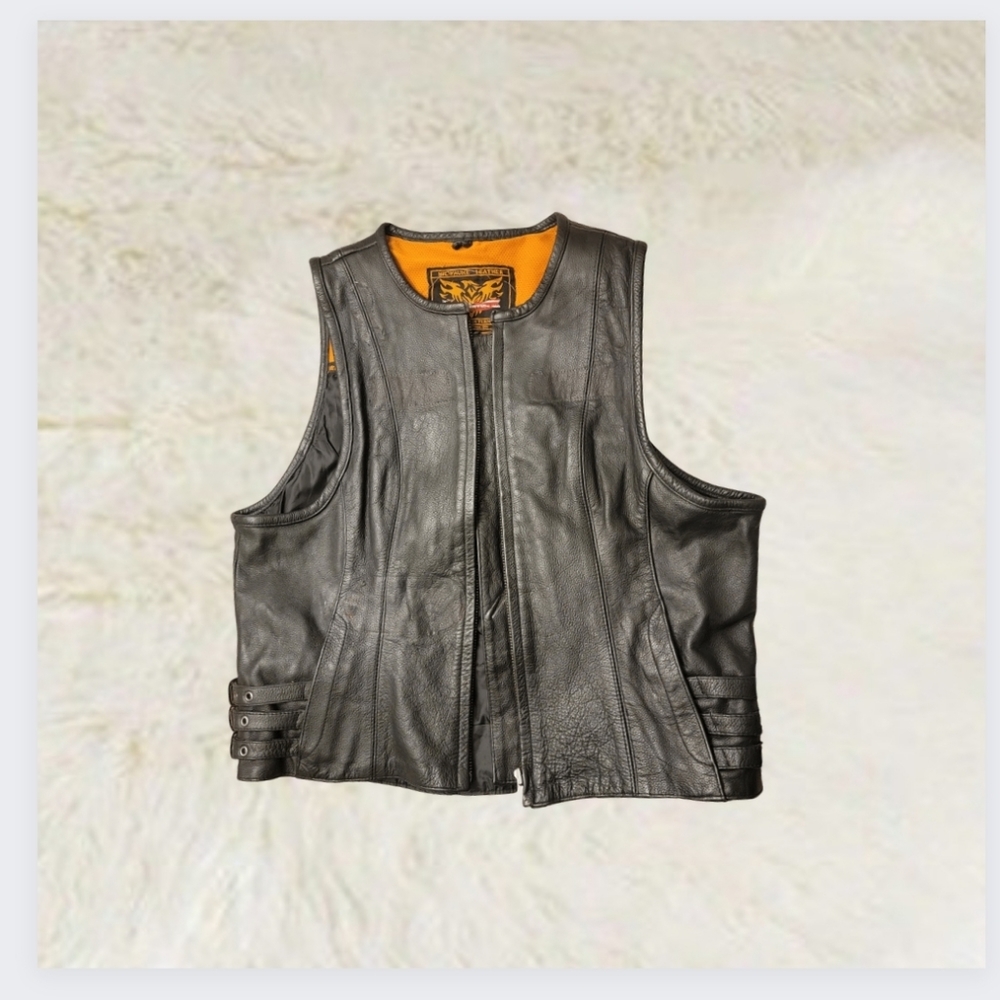 Blk Leather Vest. Perfect for motorcyclists.  Size 3XL women's.